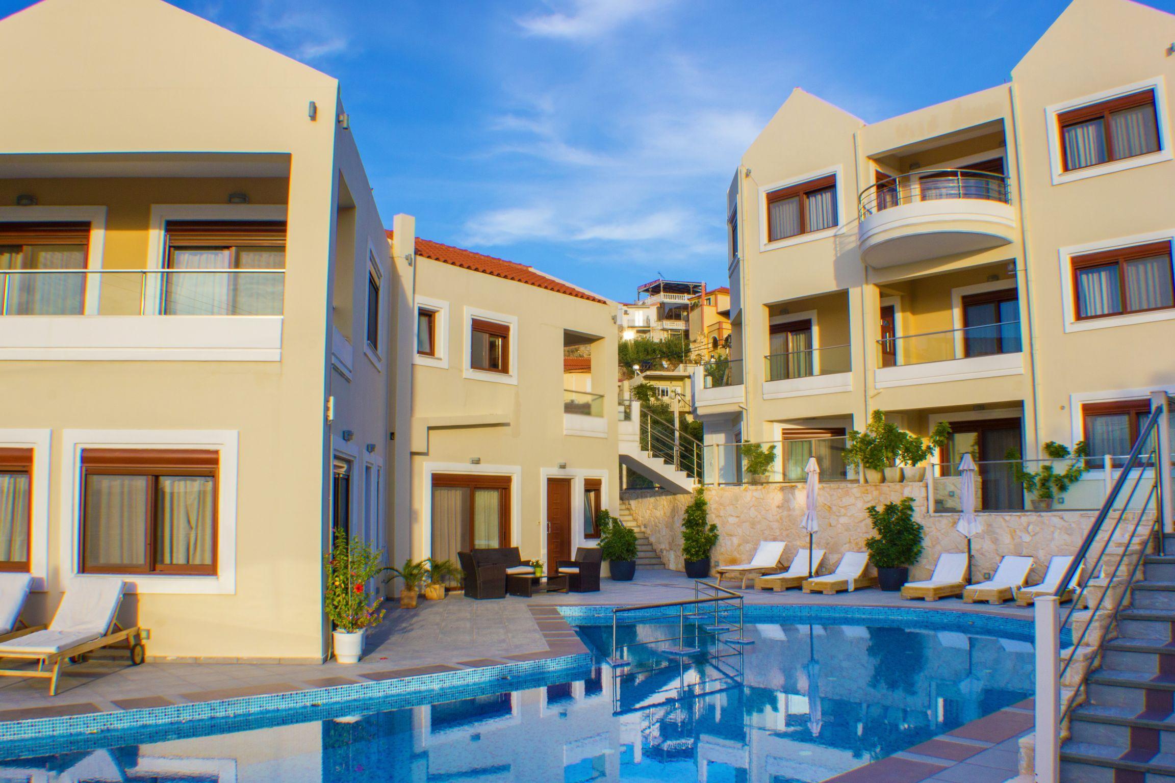 Esthisis Suites Chania Platanias  Exterior photo
